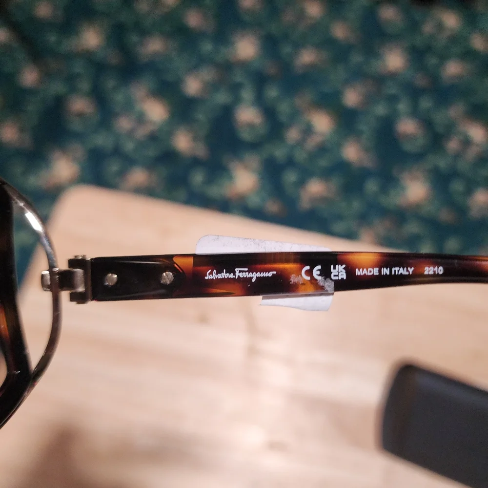 NWT Salvatore Ferragamo sunglasses authentic - Picture 2 of 8